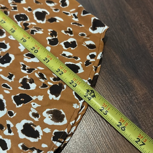 Madison d’Amelie Paris Leopard or Cheetah Animal Print Button Down Small - Picture 8 of 10